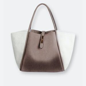 Un Billion lacy sheep faux fur tote bag